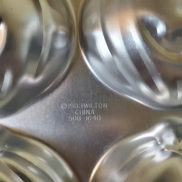 Vtg 1983 Wilton pumpkin Jack-o-lantern baking tray mold cakes muffins cupcakes - Picture 6 of 7